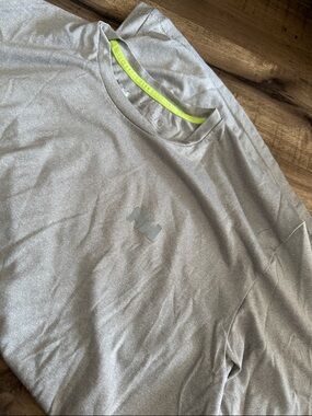 Helly Hansen Light Gray Short-Sleeve Performance Tee with Yellow Neck Detail
